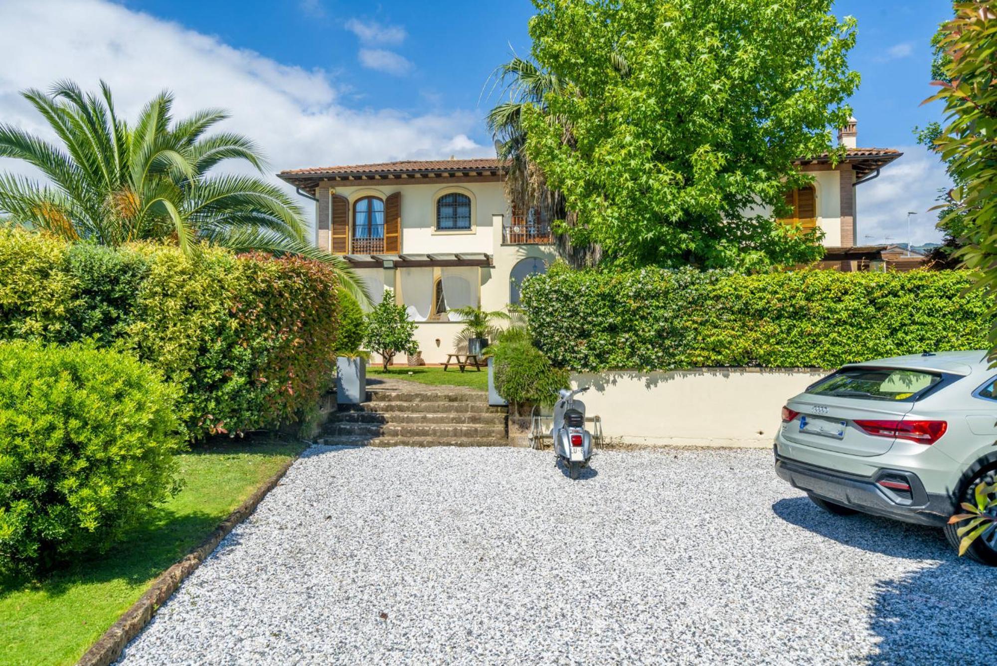 Villa Lorenzo Querceta Exterior photo