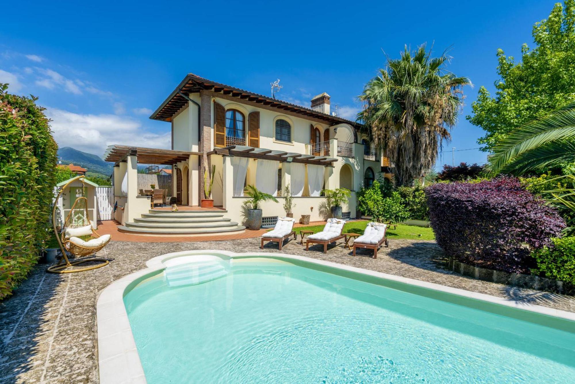 Villa Lorenzo Querceta Exterior photo